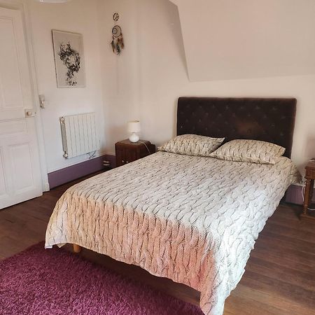 Appartement Atypique - 2 Chambres - Rue Calme Dans Centre Ville Sedan Eksteriør bilde