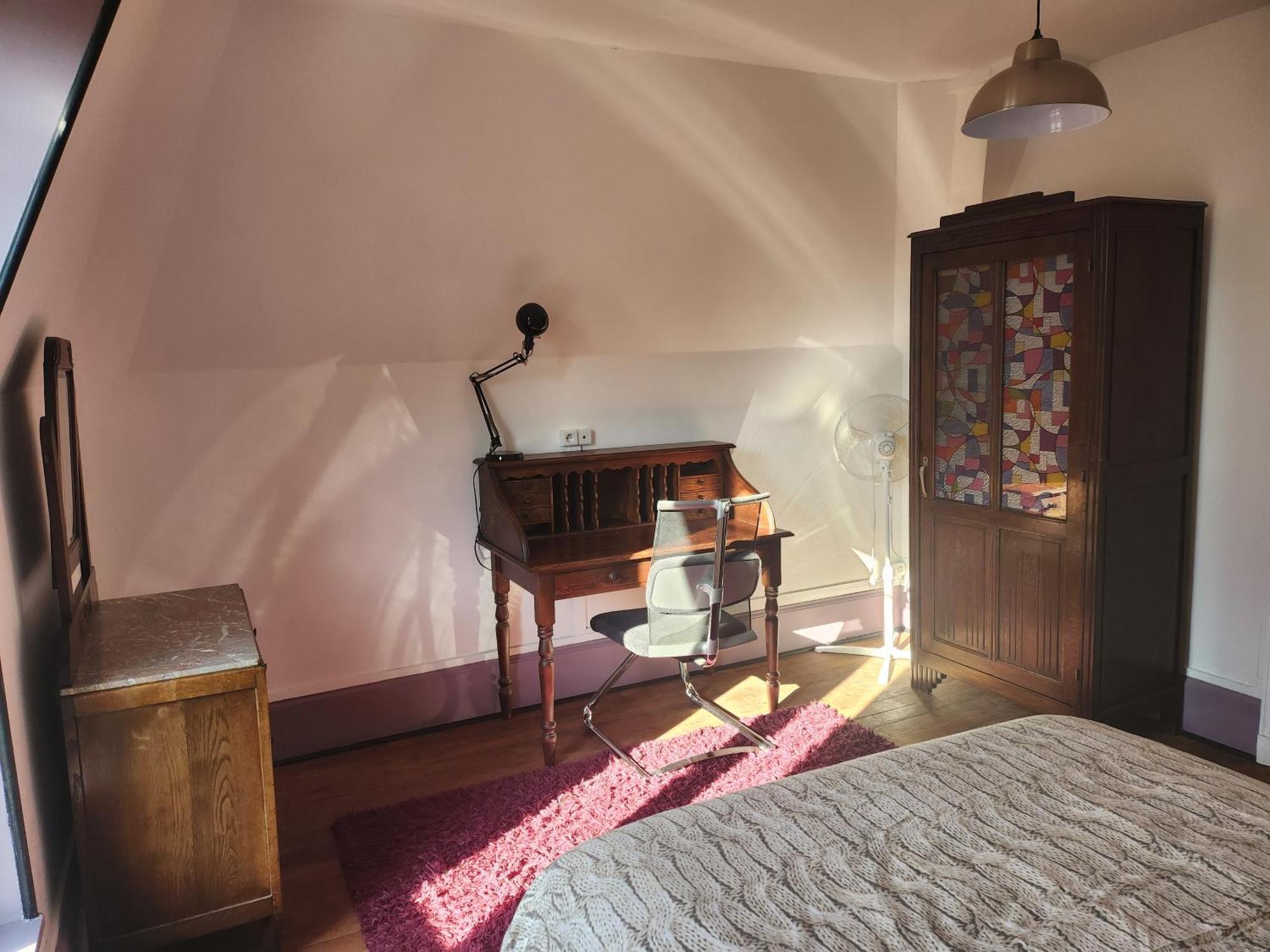 Appartement Atypique - 2 Chambres - Rue Calme Dans Centre Ville Sedan Eksteriør bilde