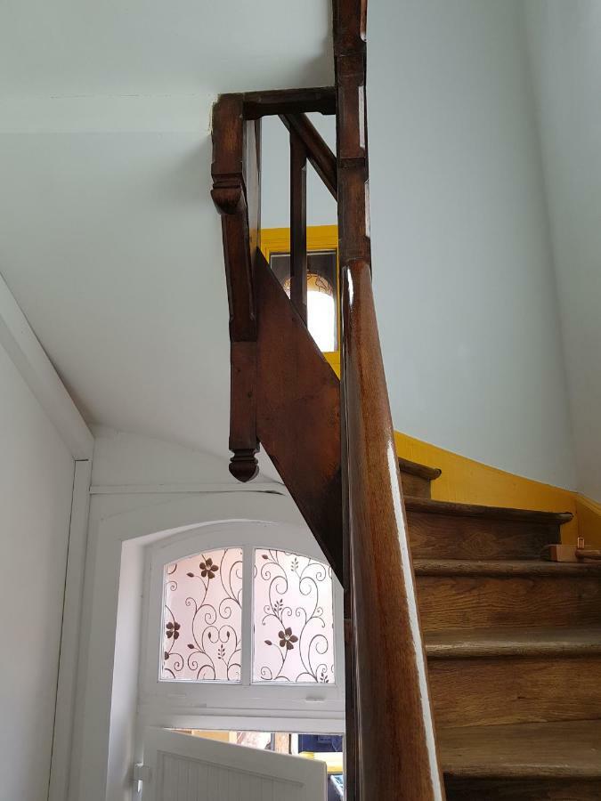 Appartement Atypique - 2 Chambres - Rue Calme Dans Centre Ville Sedan Eksteriør bilde