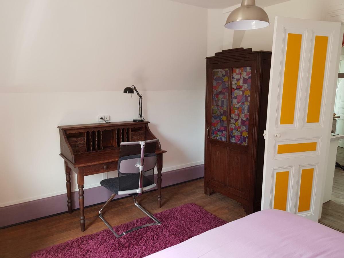 Appartement Atypique - 2 Chambres - Rue Calme Dans Centre Ville Sedan Eksteriør bilde