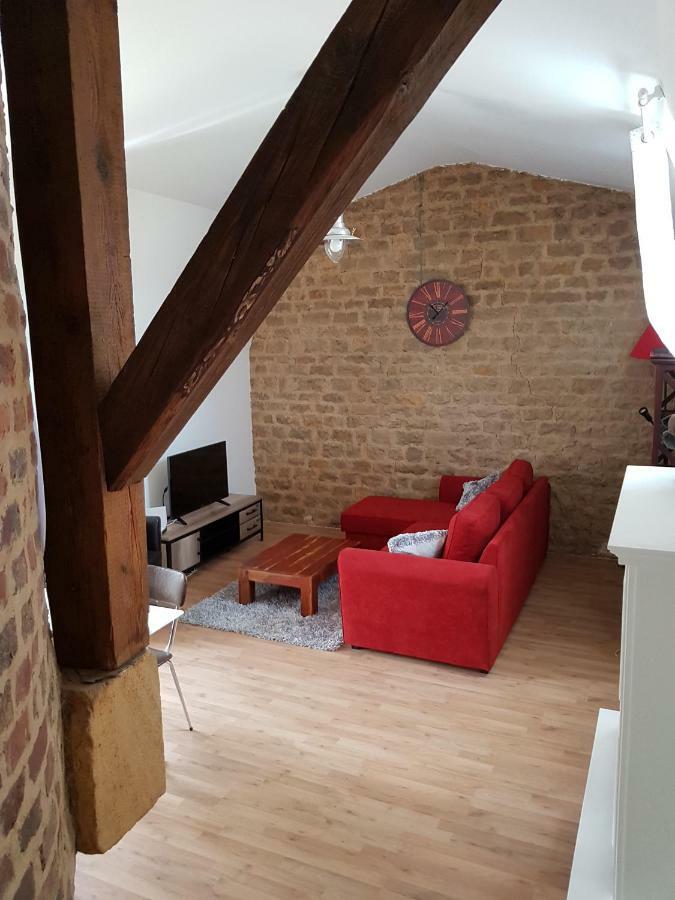 Appartement Atypique - 2 Chambres - Rue Calme Dans Centre Ville Sedan Eksteriør bilde